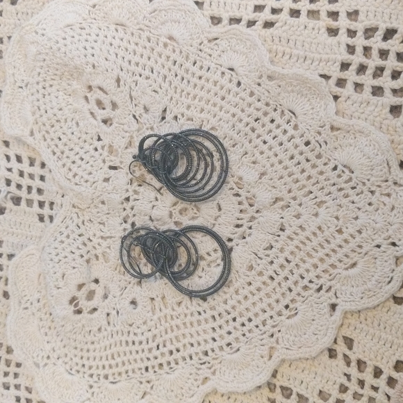 Lia Sophia Earrings - Picture 1 of 3